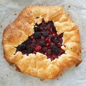 Beeren Mix Galette vom Pizzastahl