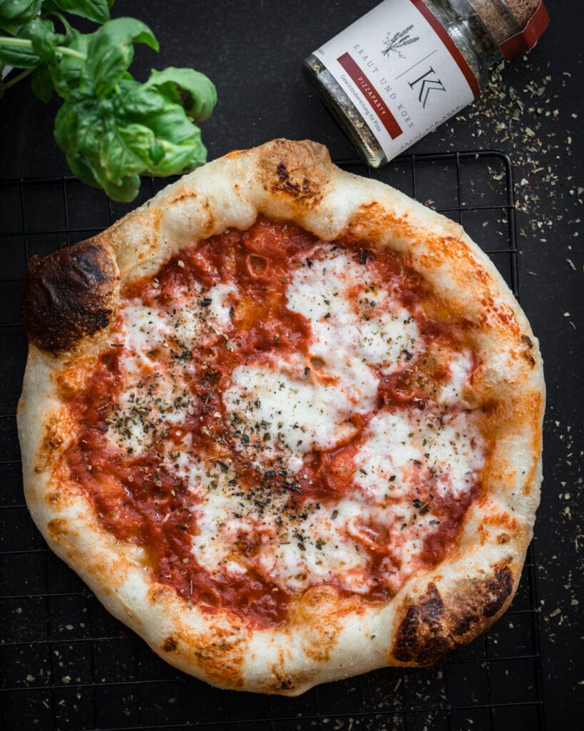 Pizza Margherita vom Pizzastahl